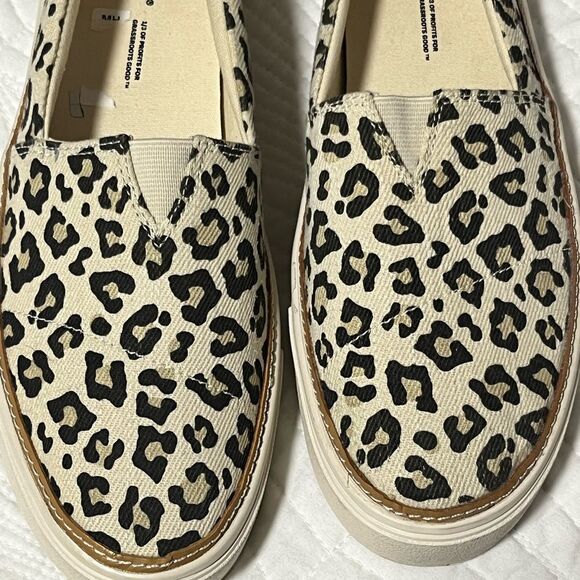 NWOT TOMS Parker Slip-Ons - Picture 13 of 13